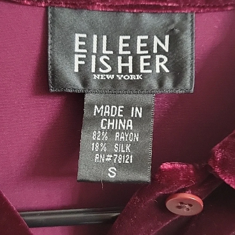 Eileen Fisher Deep Wine Burgundy Red Velvet Silk Blouse, Size S - Picture 3 of 8
